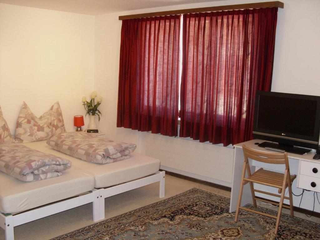 דיסנטיס Hotel Pez Ault חדר תמונה