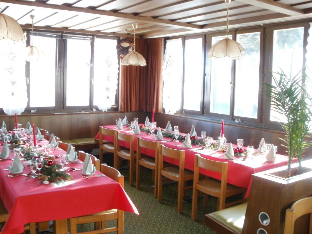 דיסנטיס Hotel Pez Ault מראה חיצוני תמונה