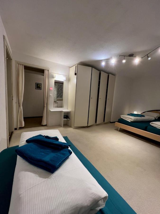 דיסנטיס Hotel Pez Ault מראה חיצוני תמונה