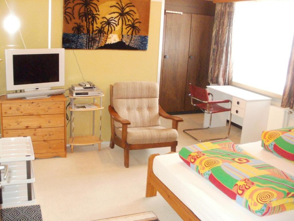 דיסנטיס Hotel Pez Ault חדר תמונה