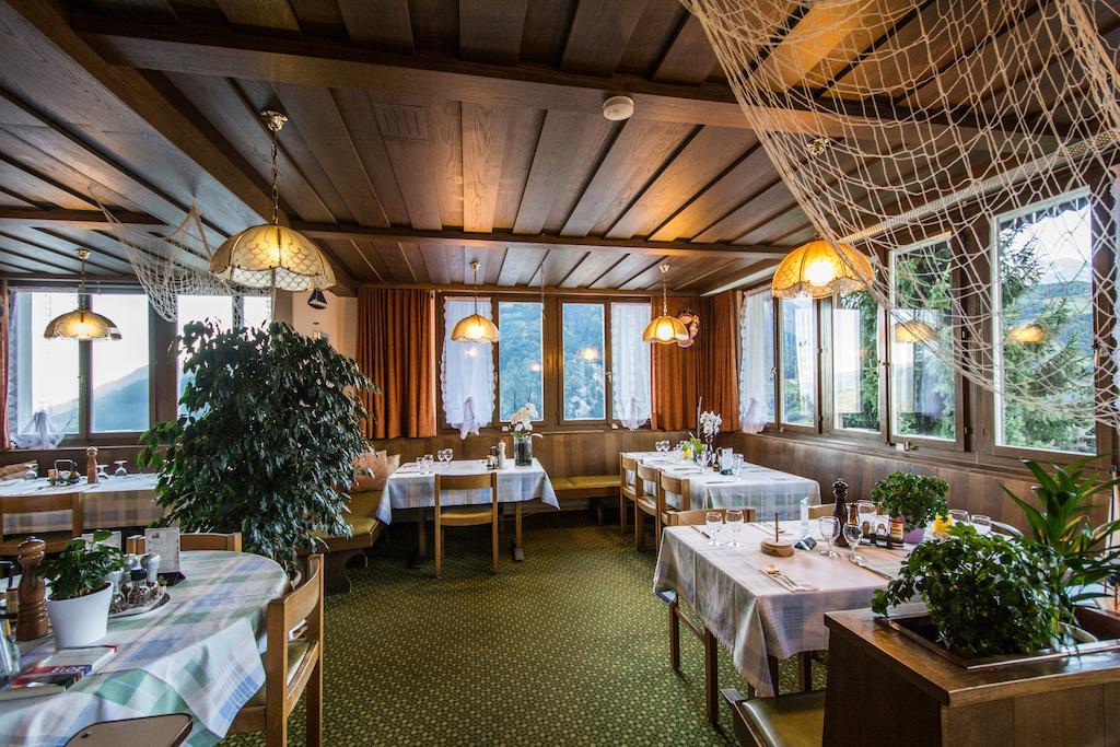 דיסנטיס Hotel Pez Ault מראה חיצוני תמונה